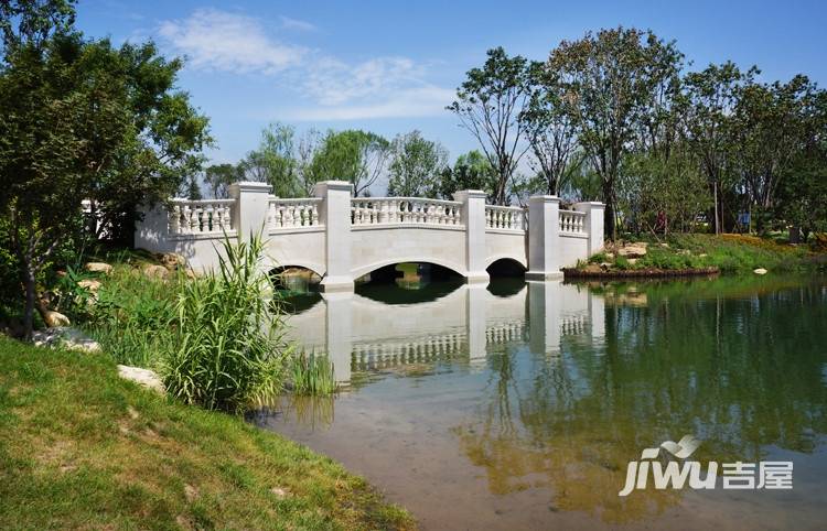 孔雀城大湖实景图图片