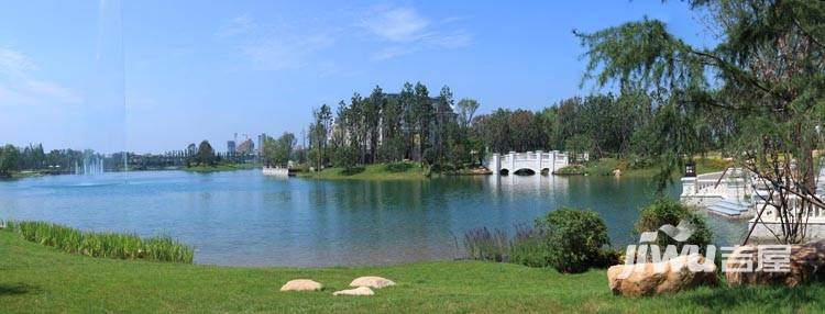 孔雀城大湖实景图图片