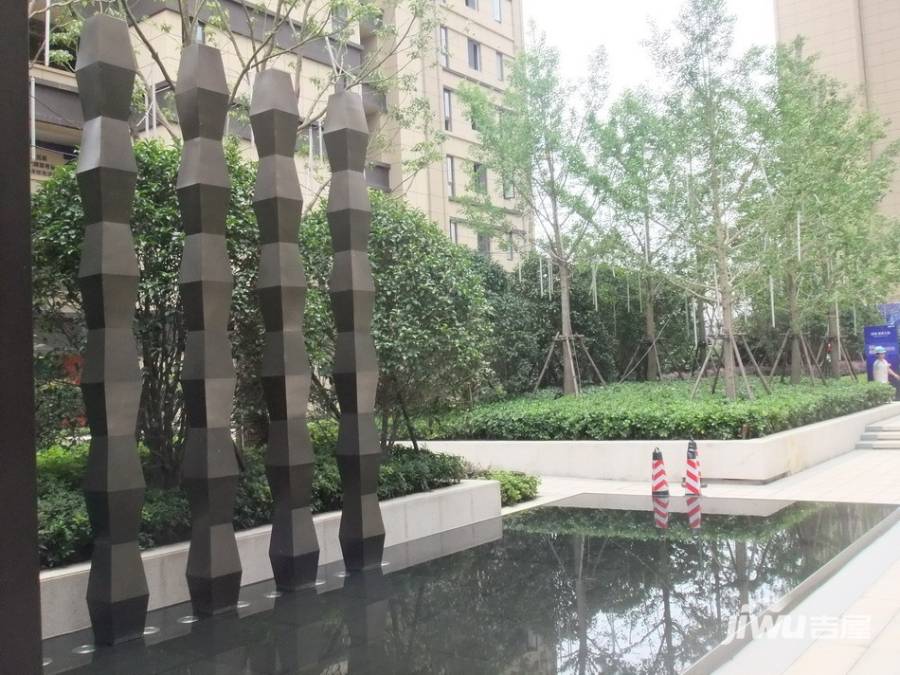 绿地璀璨天城实景图图片