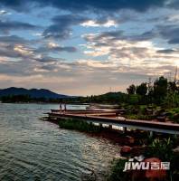 金茂梅溪湖实景图图片