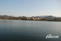 东海闲湖城实景图图片