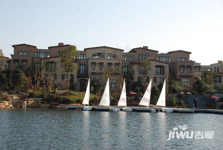 东海闲湖城社区实景 东海闲湖城湖景