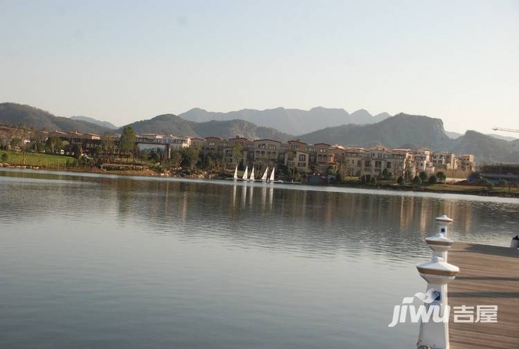 东海闲湖城社区实景 东海闲湖城湖景