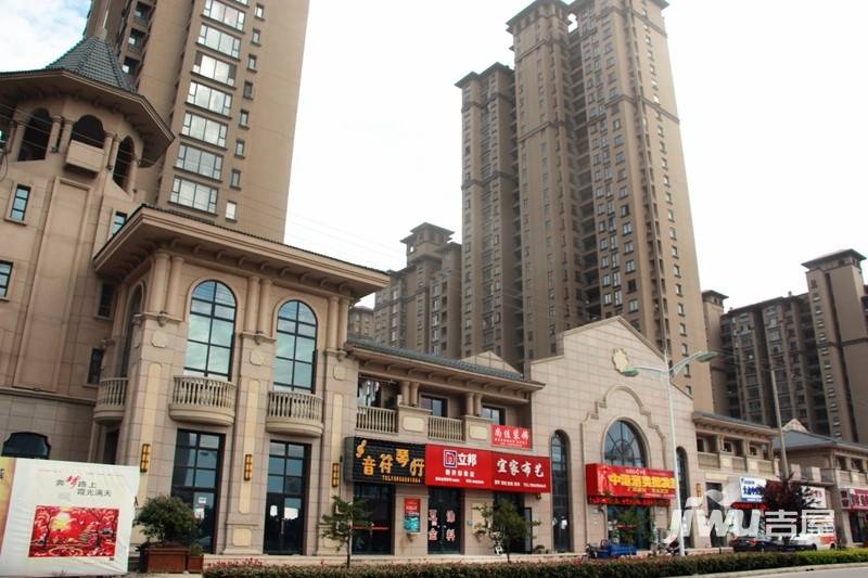 中港翡翠城实景图